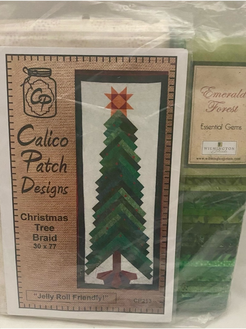 Christmas Tree Braid Quilt Kit - Green - Picture 3 of 15